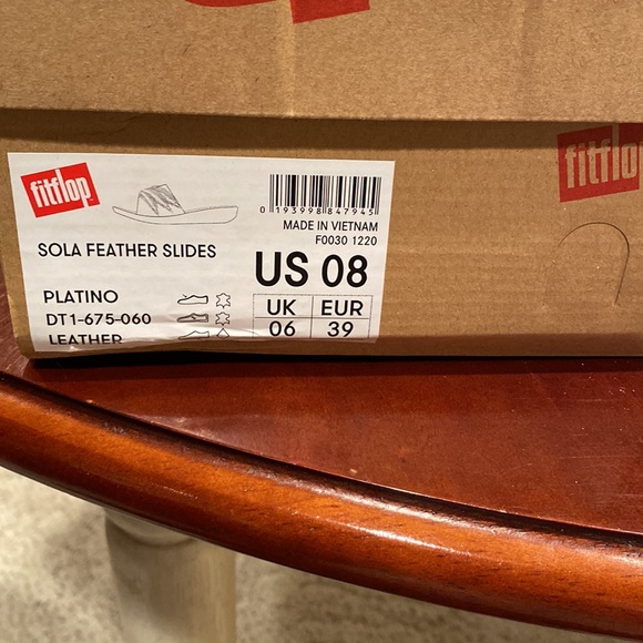 Sandals - Picture 4 of 5